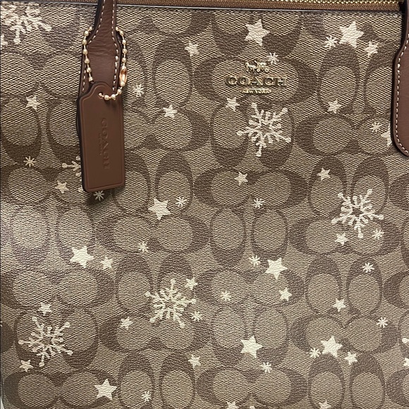 ISO 
In search of accessories to match this bag Snowflake & Star - Picture 2 of 4